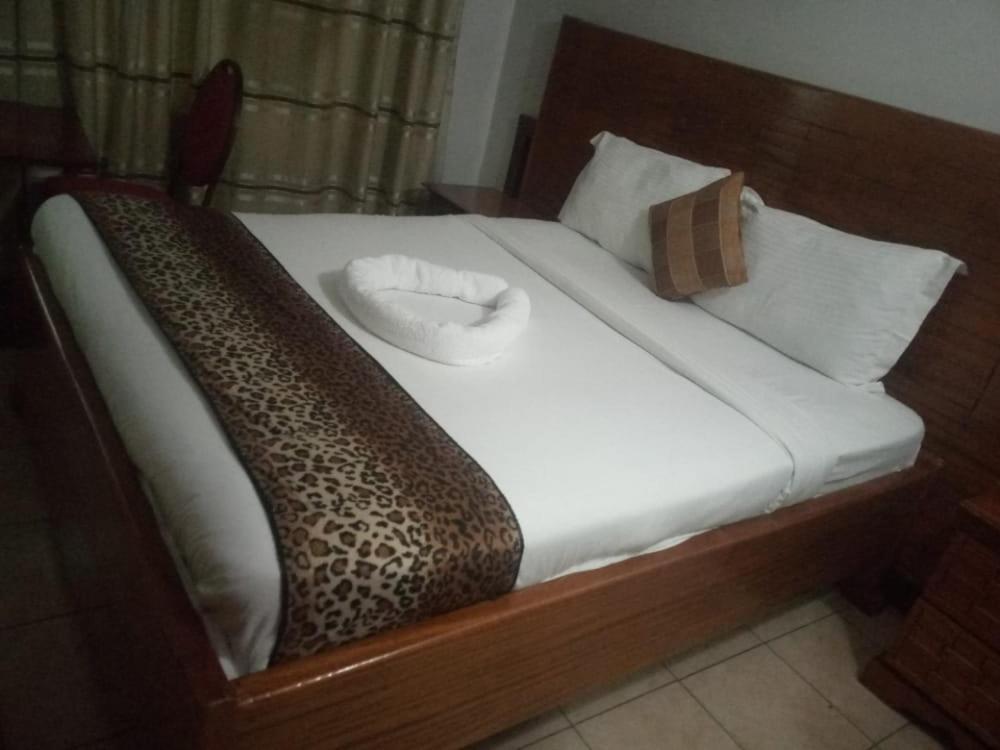 Hotel Sunrise Nairobi Esterno foto
